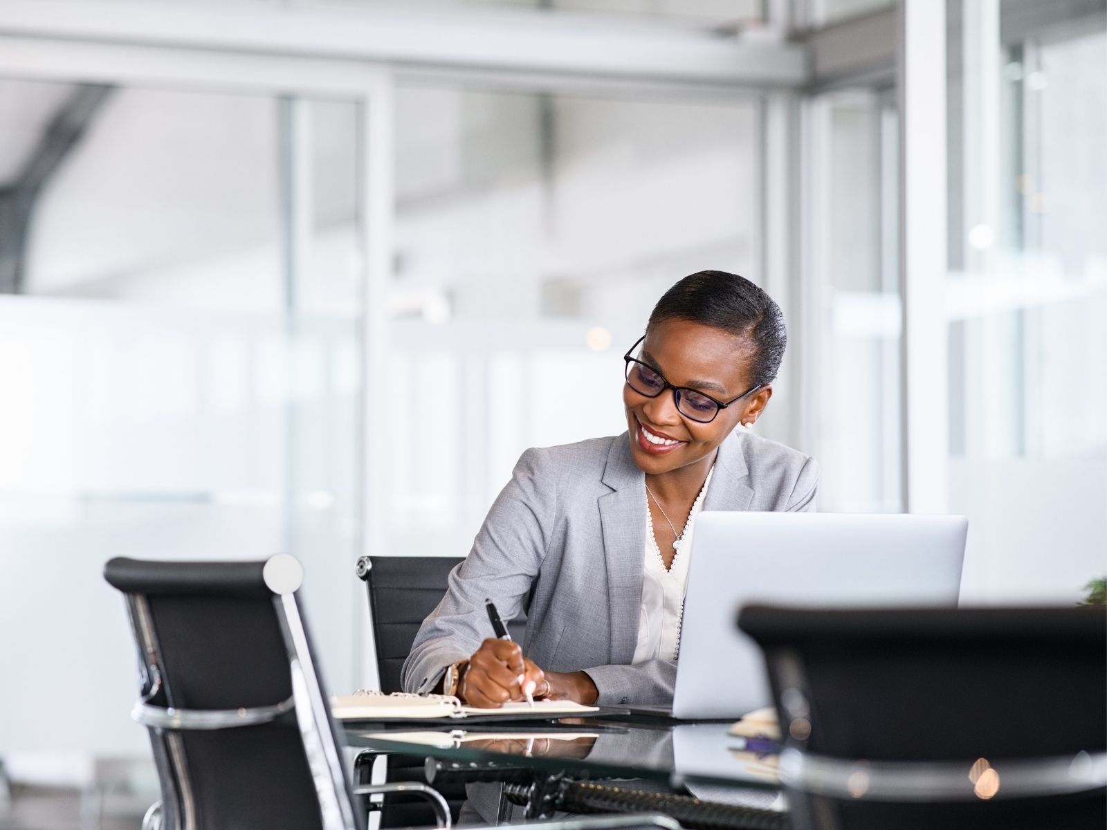 Direct billing versus reimbursement: who pays the hospital, and what happens when the card is refused — international medical insurance guide